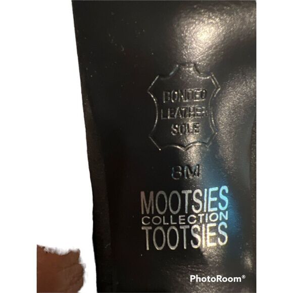 Black Pumps by Mootsies Tootsies - Picture 5 of 8